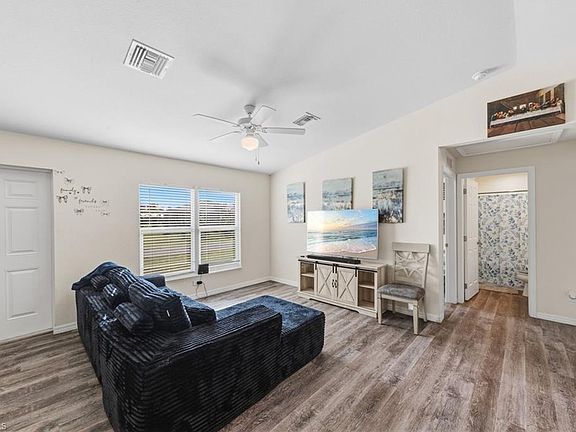 4th image of 3113 Pebble LN