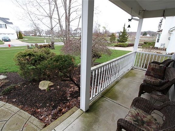 3rd image of 985 Abbey Dr