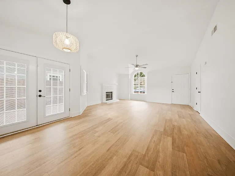 1560 Cinnamon Bear Cir — Photo 1