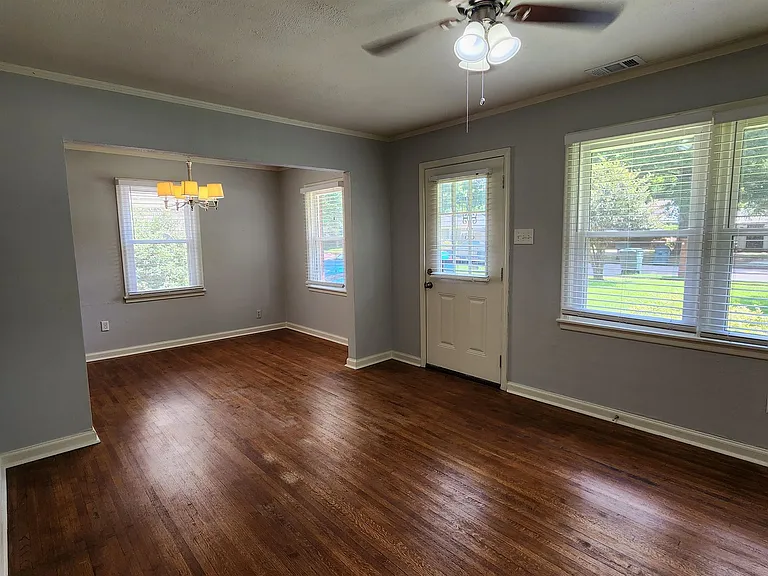 1355 Dearing Rd — Photo 4