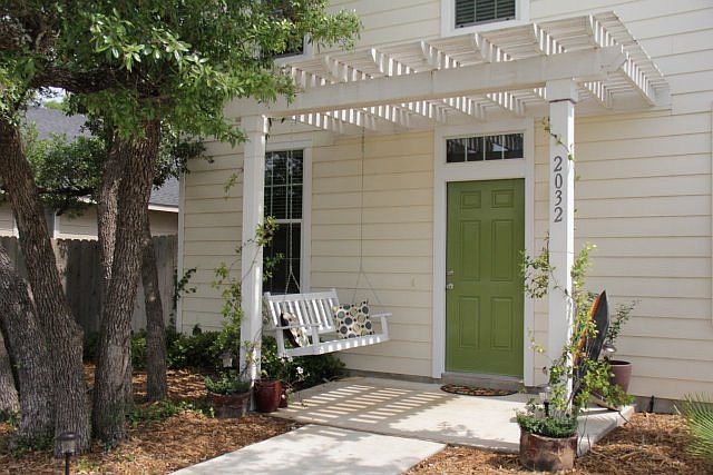 1st image of 2032 Meadow View Dr