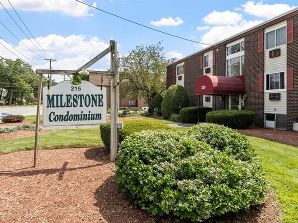 215 Chelmsford St Unit 4, Chelmsford, MA 01824