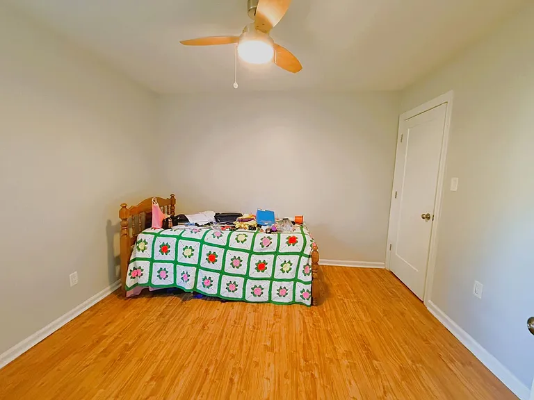1113 Washington Ct — Photo 17
