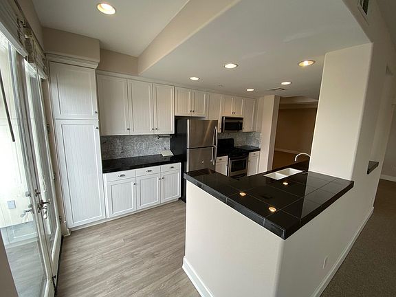 4th image of 11611 Montana Ave APT 402