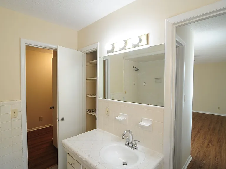 8205 Willowbrook Cir SE #C — Photo 13