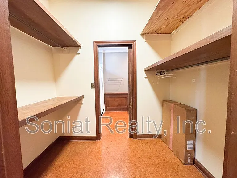 2726 Prytania St #7 — Photo 10