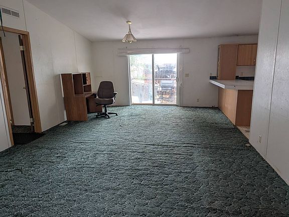 3rd image of 135 E Hanley Blvd