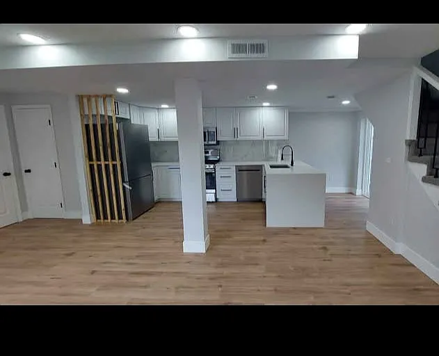 3 bed, 1.5 bath, 1500 sqft, $1,700 — Photo 2