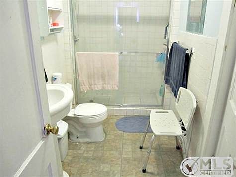 4th image of 2917 Findley Ave