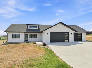11067 Mule Train Dr, Belle Fourche, SD 57717