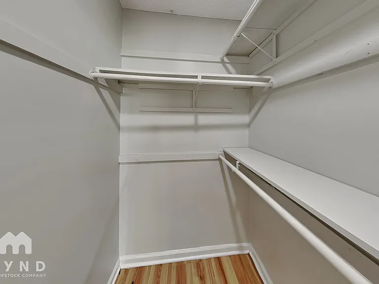 220 Glaive Dr — Photo 16