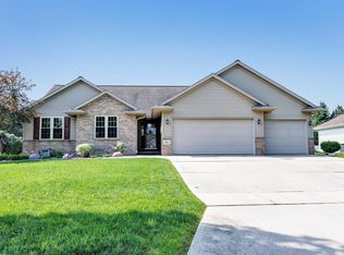 3611 Glen Kent Ct, Green Bay, WI 54313