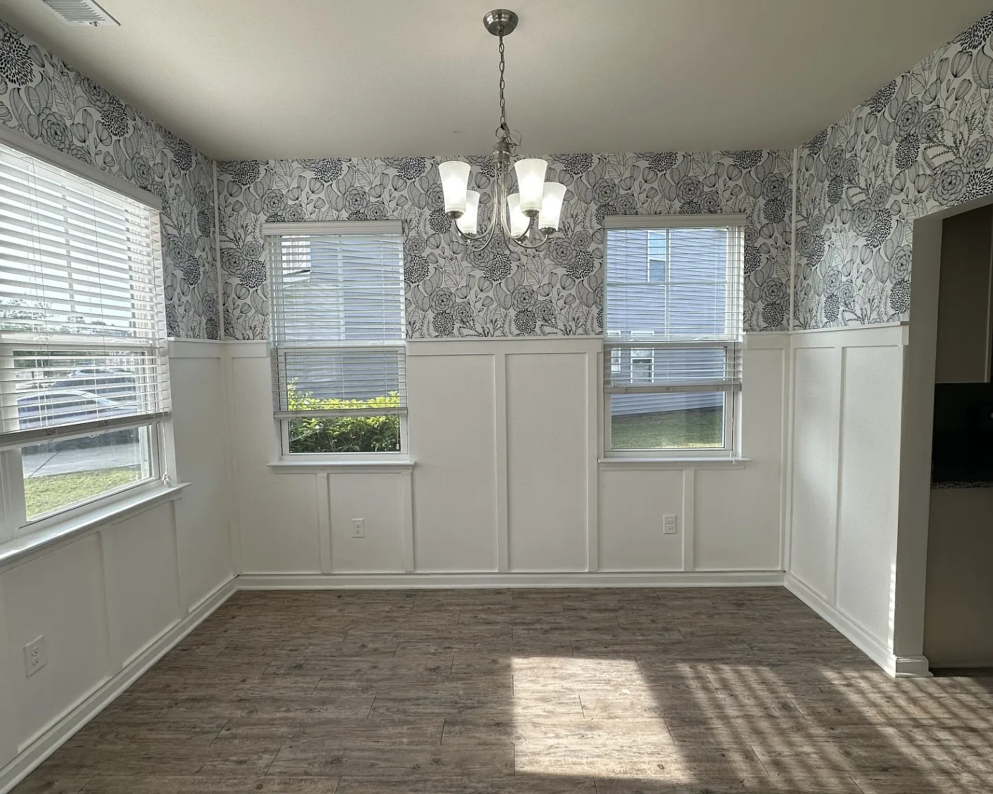 4 bed, 3.5 bath, 1942 sqft, $2,600 — Photo 3
