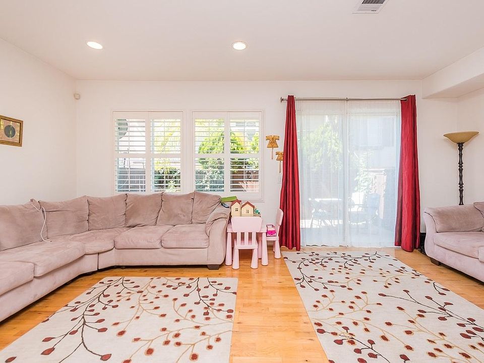 1st image of 10856 Ivy Hill Dr Unit 5