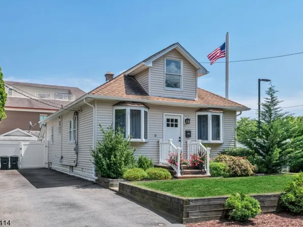 7 Rhinesmith Ave, Wanaque Boro, NJ 07465