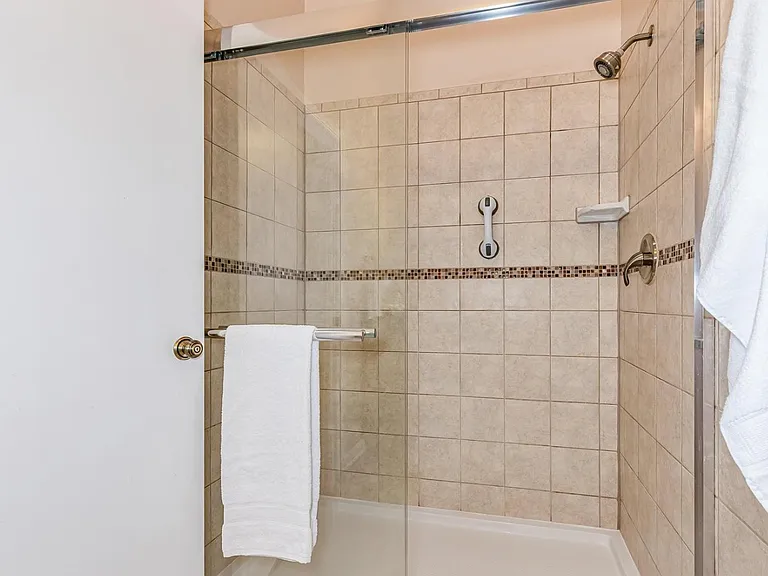 7622 S Cove Cir — Photo 11
