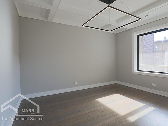 2nd image of 1122 N Oakley Blvd #2
