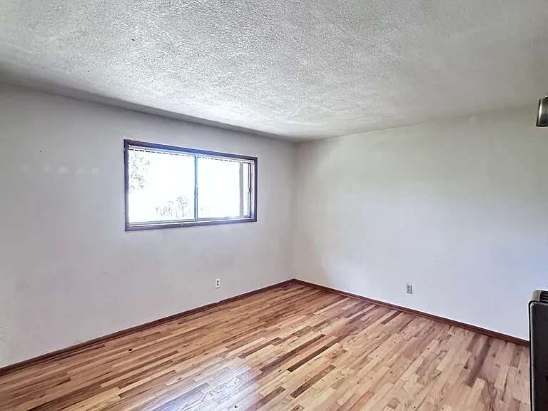 4642 SW Vermont St — Photo 3