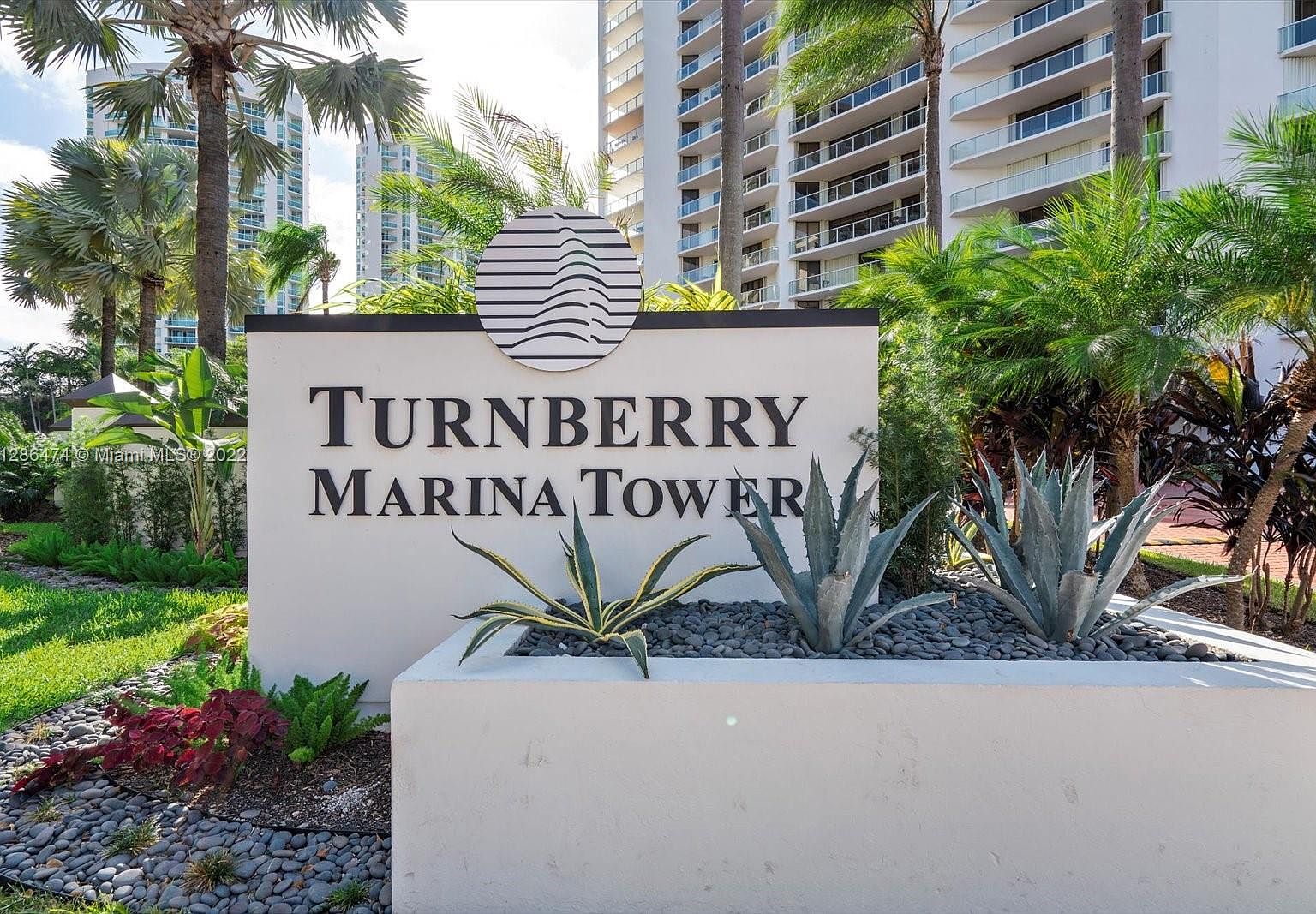 Sold: 19500 Turnberry Way, #3E, Aventura, FL 33180, 3 Beds / 2 Full Baths  / 1 Half Bath