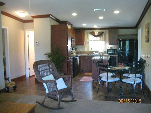 5th image of 13437 Woodland Dr