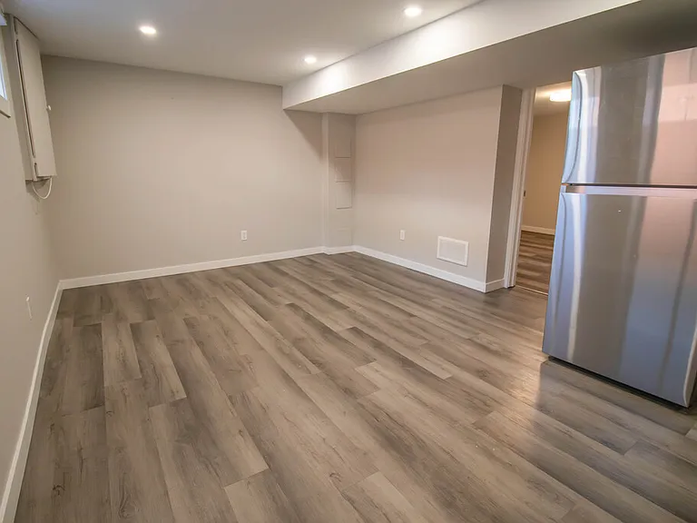121 Golden Blvd W — Photo 2