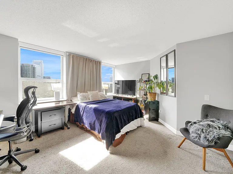 545 N Dearborn St #2510 — Photo 9