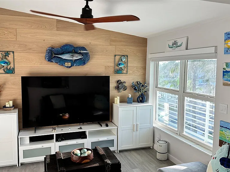1041 E Hillsboro Blvd #3 — Photo 18