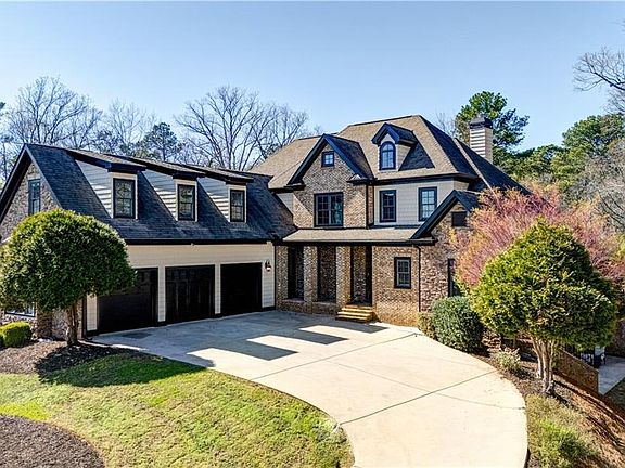 2nd image of 1049 Highland Village Trl