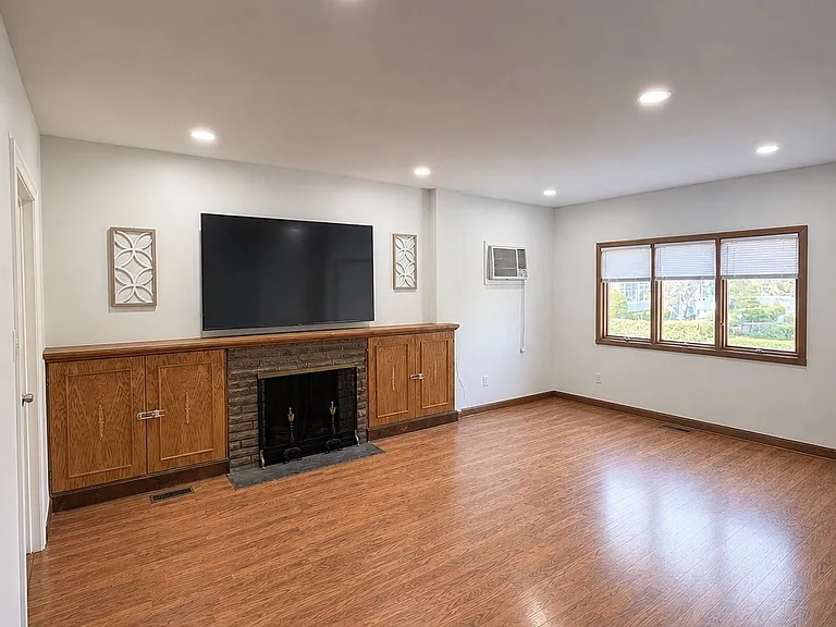 344 Valley Brook Ave #1 — Photo 3