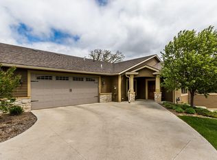 742 Panorama Cir NW, Rochester, MN 55901