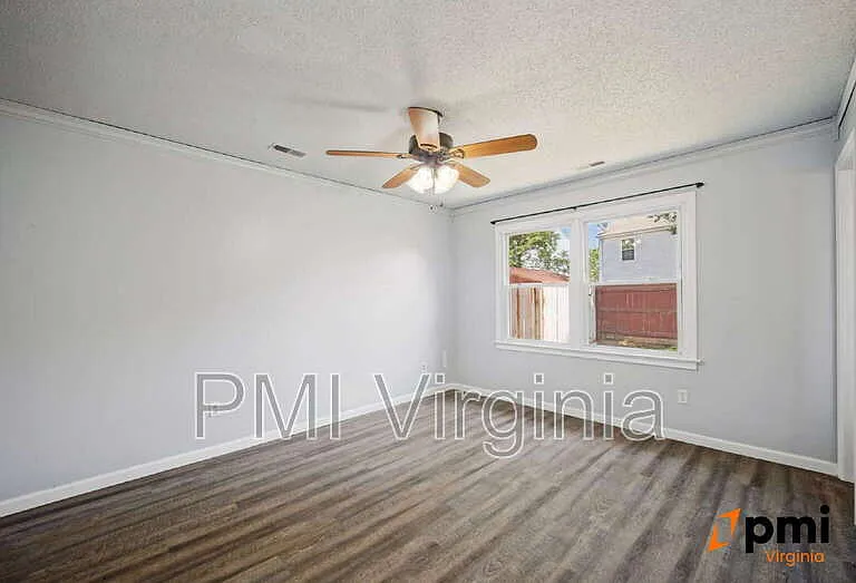 1701 Darrow St — Photo 21