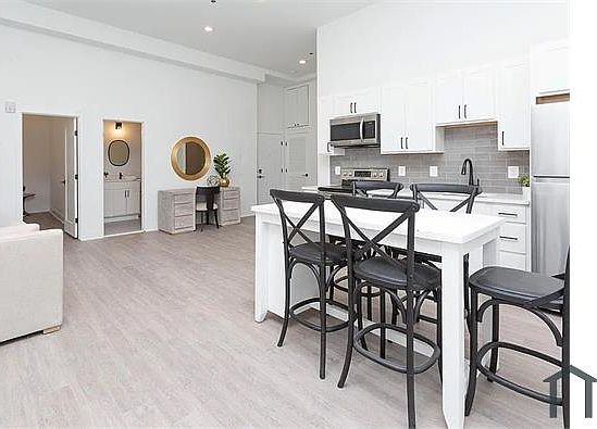 2nd image of 211 Saint Paul St #1