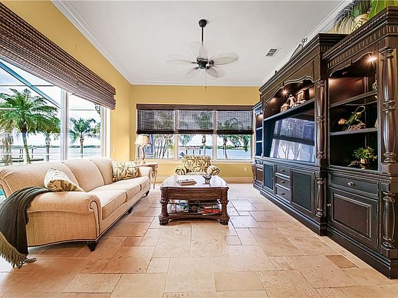 2nd image of 218 Ruby Lake Ln
