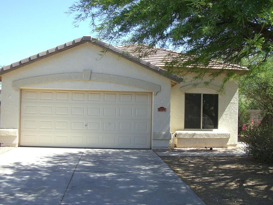 1st image of 4894 E Bellerive Dr