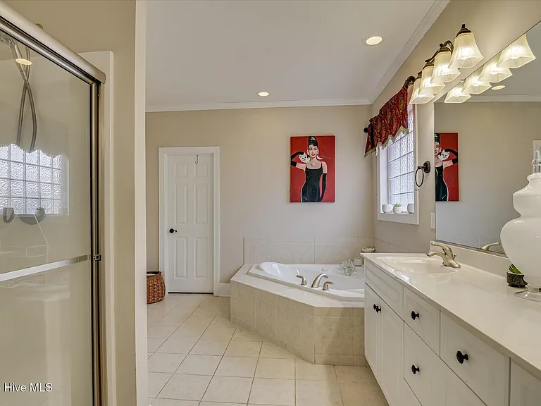 1622 Jamestown Ave — Photo 32
