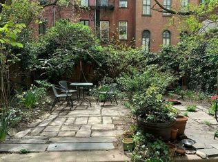 212 E 18th St #C, New York, NY 10003