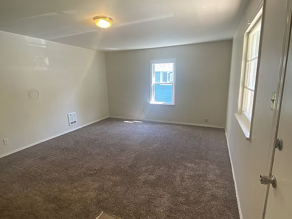 3rd image of 1306 W Cota St