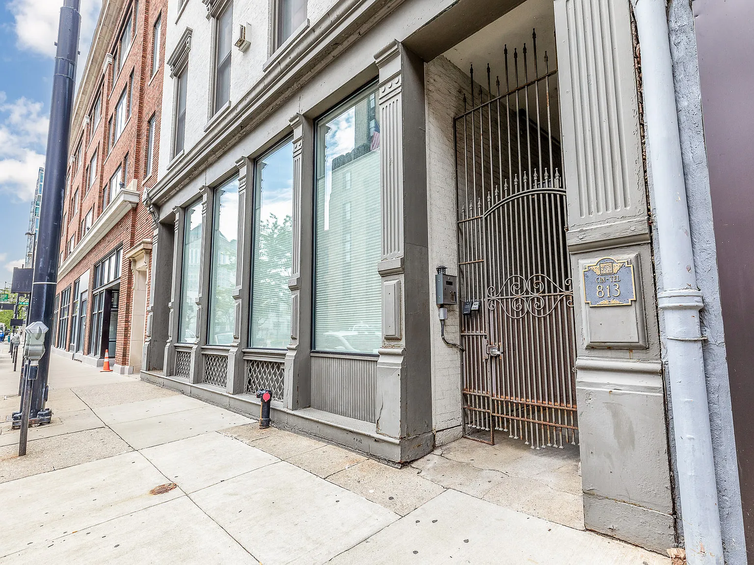 1 bed, 1.5 bath, 1117 sqft, $2,000 — Photo 2