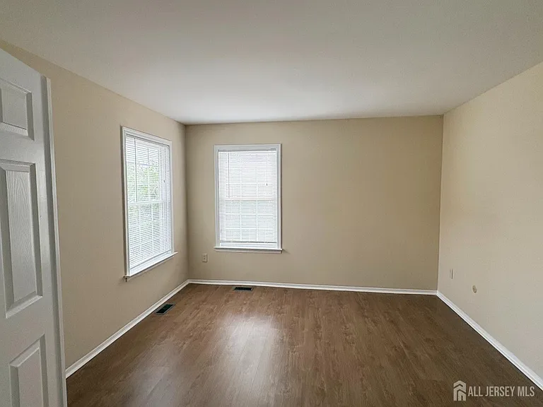 7 Daniel Webster Ave #D — Photo 2