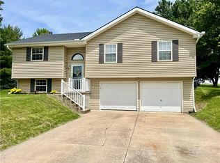 703 Edward Ave, Gower, MO 64454