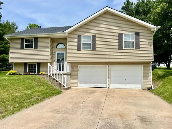 703 Edward Ave, Gower, MO 64454