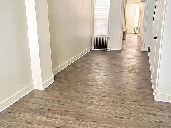 5th image of 424 Locust St