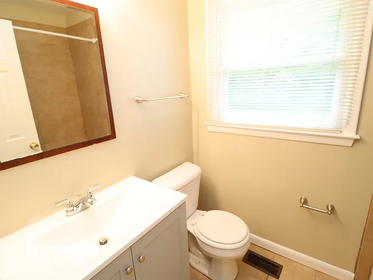 829 Carlisle St — Photo 23