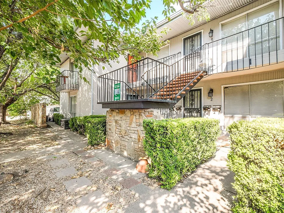 4636 Dexter Ave #4