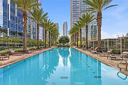 877 Francisco Photo 1