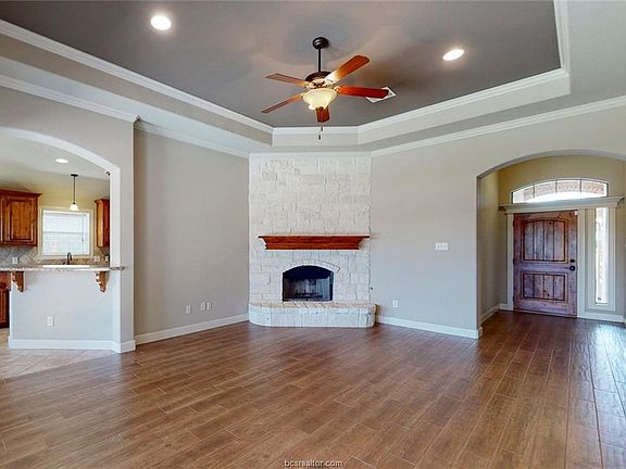 5th image of 4009 Merlemont Ct