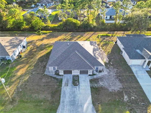 4713/4715 28th St SW, Lehigh Acres, FL 33973