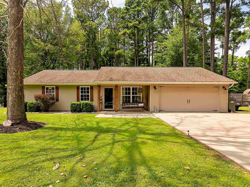 1st image of 906 Whitecotton Dr