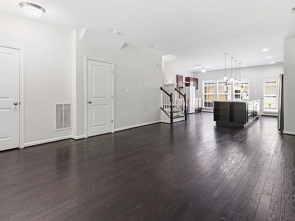 3rd image of 206 Shields Rd