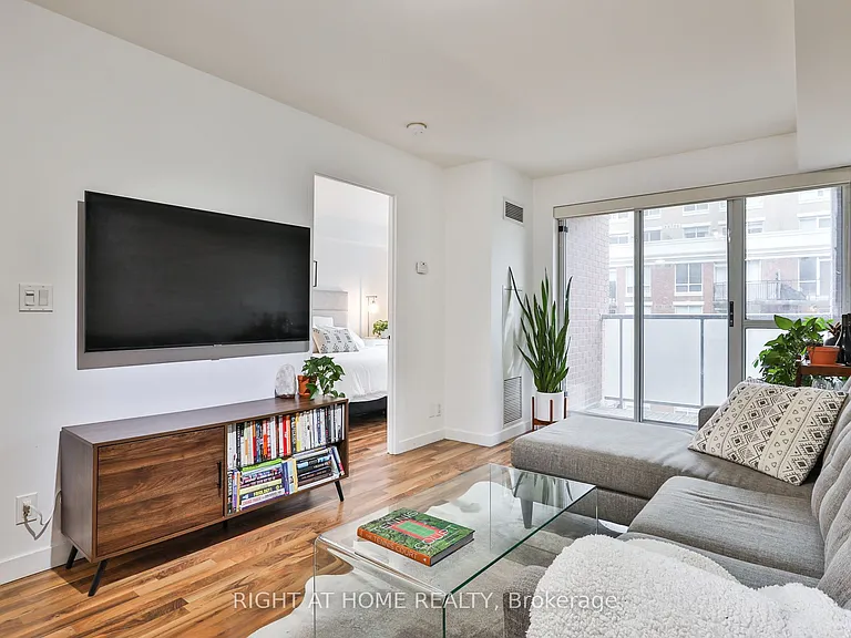 1005 King St W #613 — Photo 7